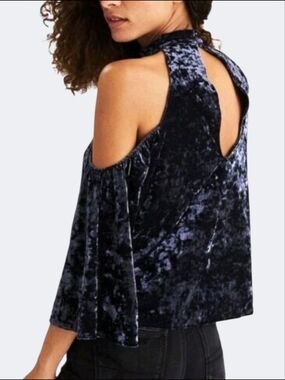 NWT American Eagle Outfitters Crushed Velvet Cold-Shoulder Top - Dark Blue sz M